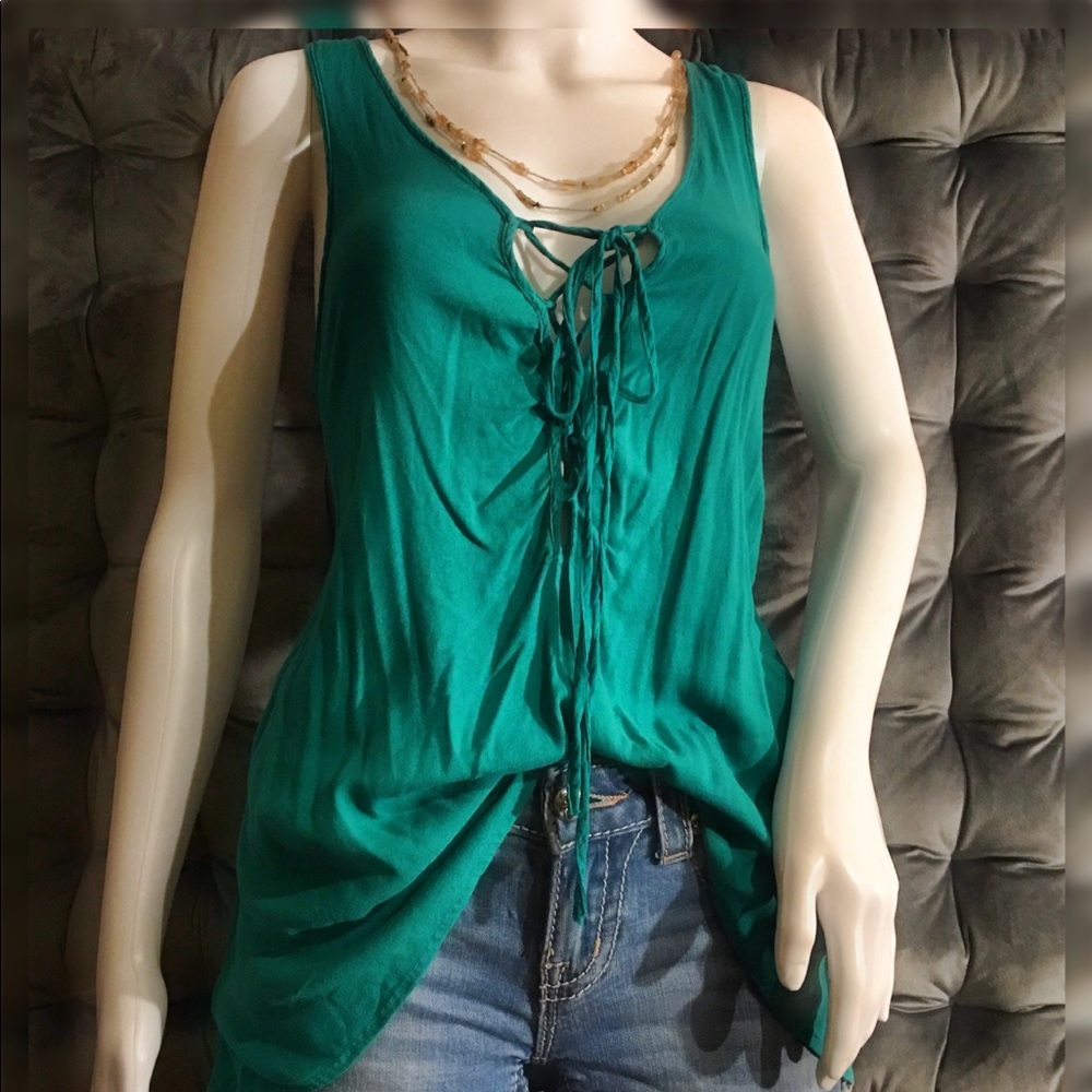Felicite sleeveless, flare bottom top